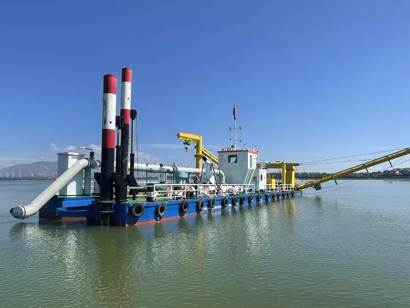 12 tums mudderfartyg